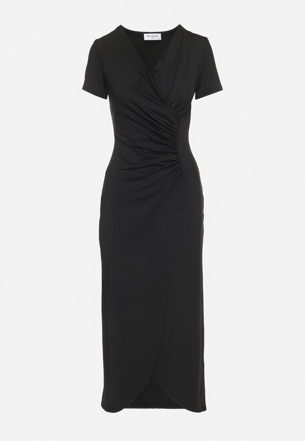 Born2be - Czarna Dopasowana Sukienka z Wiskozą o Kopertowym Kroju z Marszczeniem Talisia. Okazja: na co dzień. Typ kołnierza: dekolt w kształcie V. Kolor: czarny. Materiał: wiskoza. Długość rękawa: krótki rękaw. Typ sukienki: kopertowe. Styl: casual, elegancki