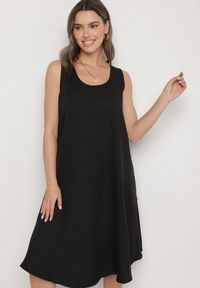 Born2be - Czarna Rozkloszowana Klasyczna Sukienka Lunetira. Okazja: na spacer, na co dzień. Kolor: czarny. Materiał: skóra. Typ sukienki: proste. Styl: klasyczny