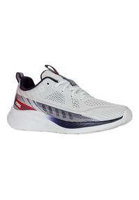 Buty do chodzenia męskie K-Swiss Proto. Kolor: biały. Materiał: materiał, syntetyk. Szerokość cholewki: normalna. Sport: turystyka piesza