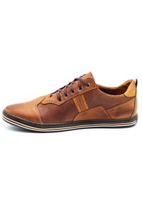 Polbut Buty męskie casual 1801P camel wielokolorowe. Okazja: na co dzień. Zapięcie: pasek. Kolor: wielokolorowy. Materiał: jeans, skóra. Wzór: paski. Sezon: wiosna, jesień, lato. Styl: casual #4