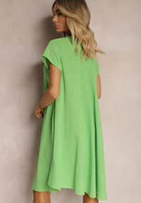 Renee - Zielona Sukienka o Rozkloszowanym Kroju z Krótkim Rękawem Tiasha. Okazja: na spotkanie biznesowe. Kolor: zielony. Długość rękawa: krótki rękaw. Typ sukienki: rozkloszowane. Styl: elegancki, biznesowy #4