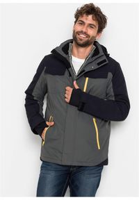 bonprix - Wodoodporna kurtka funkcjonalna z odpinanym kapturem. Typ kołnierza: kaptur. Kolor: szary. Materiał: materiał. Wzór: nadruk. Sezon: zima #1