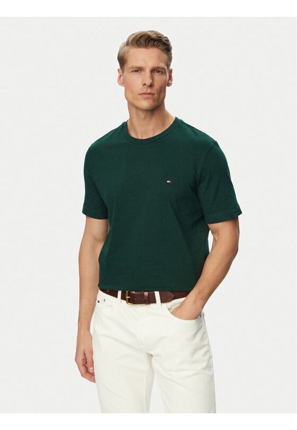 TOMMY HILFIGER - Tommy Hilfiger T-Shirt Ess Seasonal MW0MW39995 Zielony Regular Fit. Kolor: zielony. Materiał: bawełna
