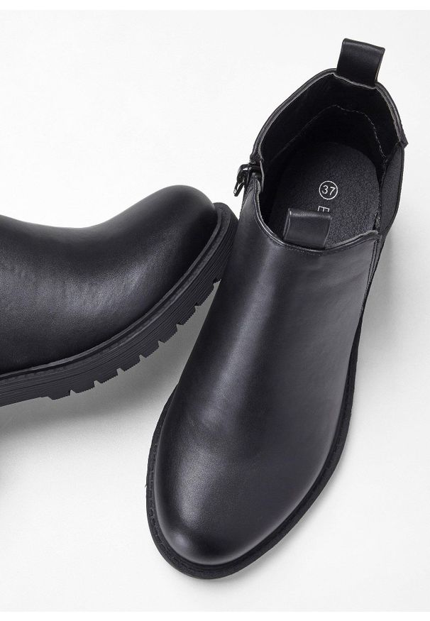 bonprix - Sztyblety z profilowaną podeszwą. Kolor: czarny