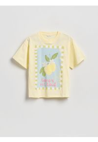 Reserved - Luźny t-shirt z nadrukiem - jasnożółty. Kolor: żółty. Materiał: bawełna. Wzór: nadruk
