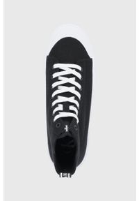 Calvin Klein Jeans trampki męskie kolor czarny. Nosek buta: okrągły. Zapięcie: sznurówki. Kolor: czarny. Materiał: materiał, guma. Szerokość cholewki: normalna