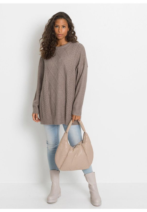 bonprix - Sweter oversize w warkocze. Kolor: brązowy