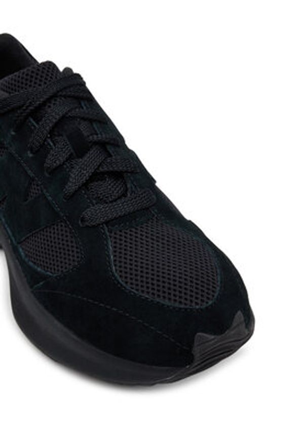 New Balance Sneakersy UWRPDTBA Czarny. Kolor: czarny. Materiał: skóra, zamsz