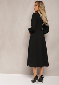 Renee - Czarna Sukienka Midi o Rozkloszowanym Fasonie z Bufiastymi Rękawami Amatya. Okazja: na spotkanie biznesowe, na co dzień. Kolor: czarny. Materiał: skóra. Typ sukienki: proste, rozkloszowane. Styl: rockowy, casual, elegancki, biznesowy. Długość: midi