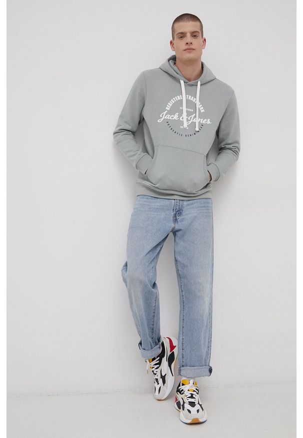 Jack & Jones Bluza męska kolor zielony z kapturem z nadrukiem. Okazja: na co dzień. Typ kołnierza: kaptur. Kolor: zielony. Wzór: nadruk. Styl: casual