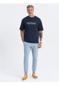 Ombre Clothing - Męskie spodnie dresowe typu jogger - niebieskie V7. Okazja: na co dzień. Kolor: niebieski. Materiał: dresówka. Wzór: aplikacja. Styl: casual #4