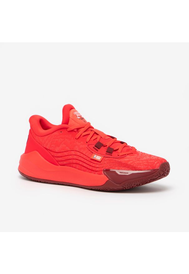 TARMAK - Buty do koszykówki unisex Tarmak NBA Fast 900 Low-1 Chicago Bulls. Sport: koszykówka