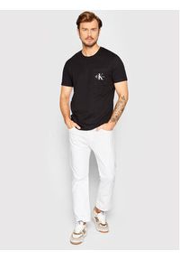 Calvin Klein Jeans T-Shirt J30J320936 Czarny Slim Fit. Kolor: czarny. Materiał: bawełna