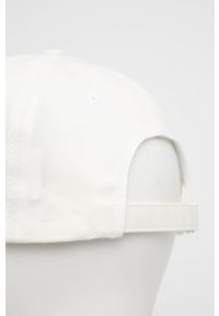 TOMMY HILFIGER - Tommy Hilfiger czapka bawełniana kolor beżowy gładka. Kolor: biały. Materiał: bawełna. Wzór: gładki #2