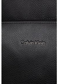 Calvin Klein plecak męski kolor czarny duży gładki. Kolor: czarny. Materiał: poliester. Wzór: gładki