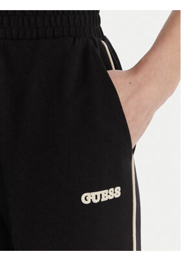 Guess Spodnie dresowe V6GB16 K4777 Czarny Regular Fit. Kolor: czarny. Materiał: syntetyk