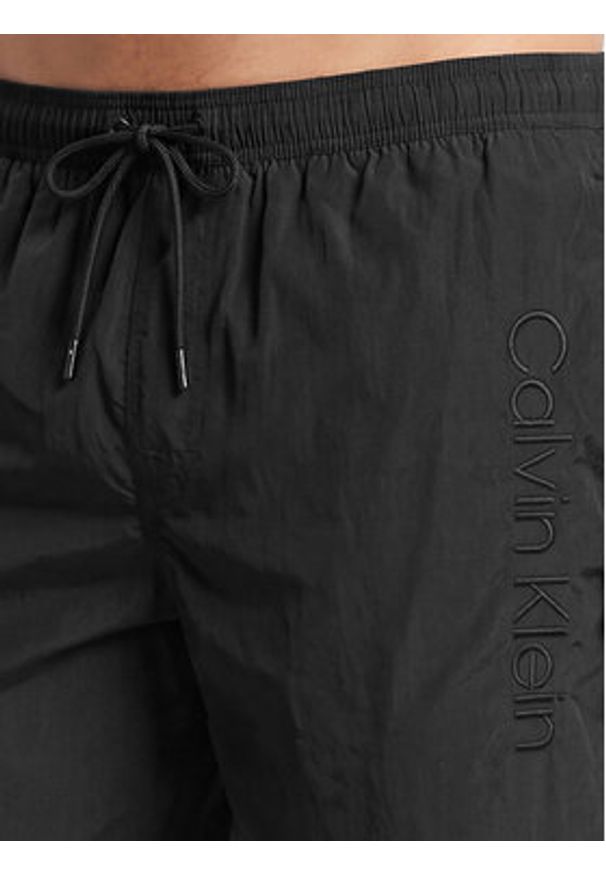 Calvin Klein Swimwear Szorty kąpielowe LV00N61029 Czarny Regular Fit. Kolor: czarny. Materiał: syntetyk