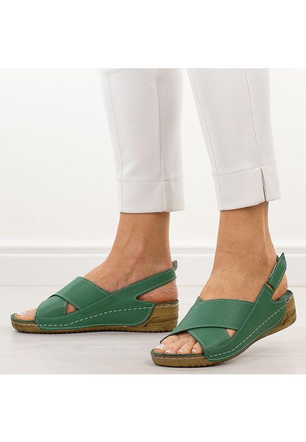 Zielone skórzane sandały damskie T.Sokolski 311. Okazja: na spacer, na co dzień. Kolor: zielony. Materiał: skóra. Sezon: wiosna, lato. Styl: casual, klasyczny