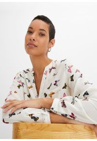 bonprix - Bluzka z lejącej wiskozy. Typ kołnierza: dekolt w serek. Kolor: biały. Materiał: wiskoza. Długość rękawa: długi rękaw. Długość: długie. Wzór: nadruk. Styl: elegancki #2