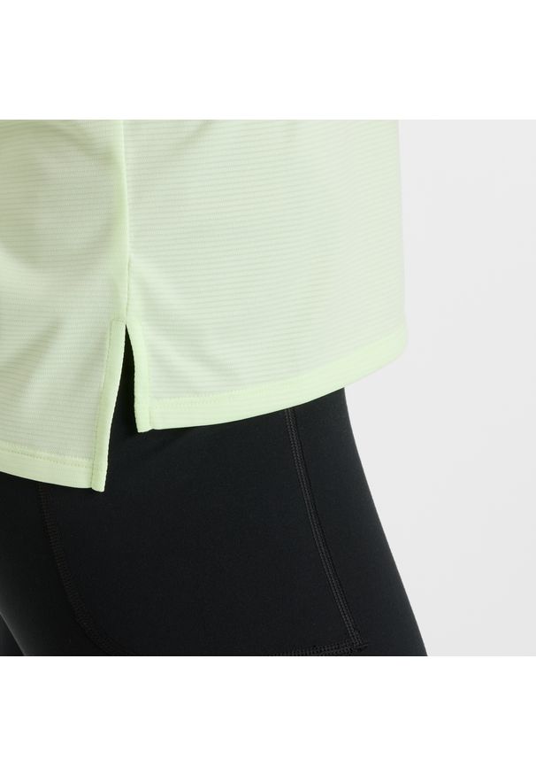 Koszulka damska New Balance WT41222MEW – miętowa. Kolor: miętowy. Materiał: poliester, materiał. Sport: fitness