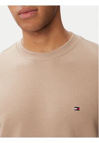 TOMMY HILFIGER - Tommy Hilfiger Bluza Essential Terry MW0MW37237 Beżowy Regular Fit. Kolor: beżowy. Materiał: bawełna #2