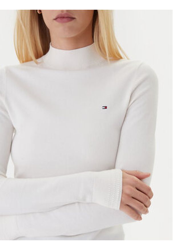 TOMMY HILFIGER - Tommy Hilfiger Sweter WW0WW47462 Écru Regular Fit. Materiał: syntetyk