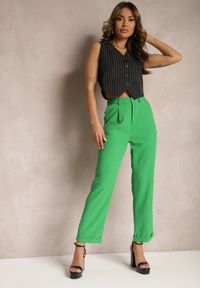 Renee - Zielone Klasyczne Spodnie High Waist Zapinane na Zamek Błyskawiczny Xalona. Stan: podwyższony. Kolor: zielony. Styl: klasyczny #5