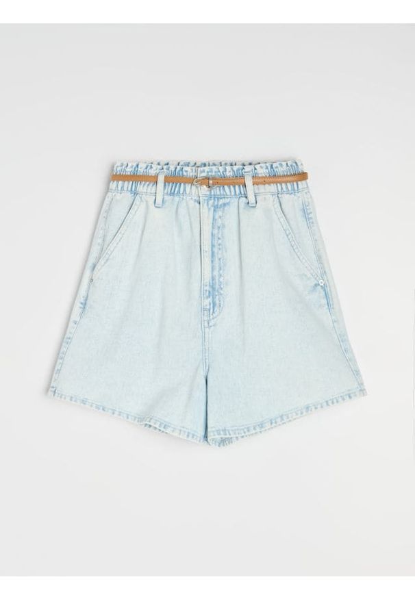 Sinsay - Szorty jeansowe paperbag z paskiem - niebieski. Kolor: niebieski. Materiał: jeans