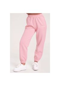 GYM GLAMOUR - Spodnie fitness damskie Gym Glamour dresowe. Kolor: różowy. Materiał: dresówka. Sport: fitness #1