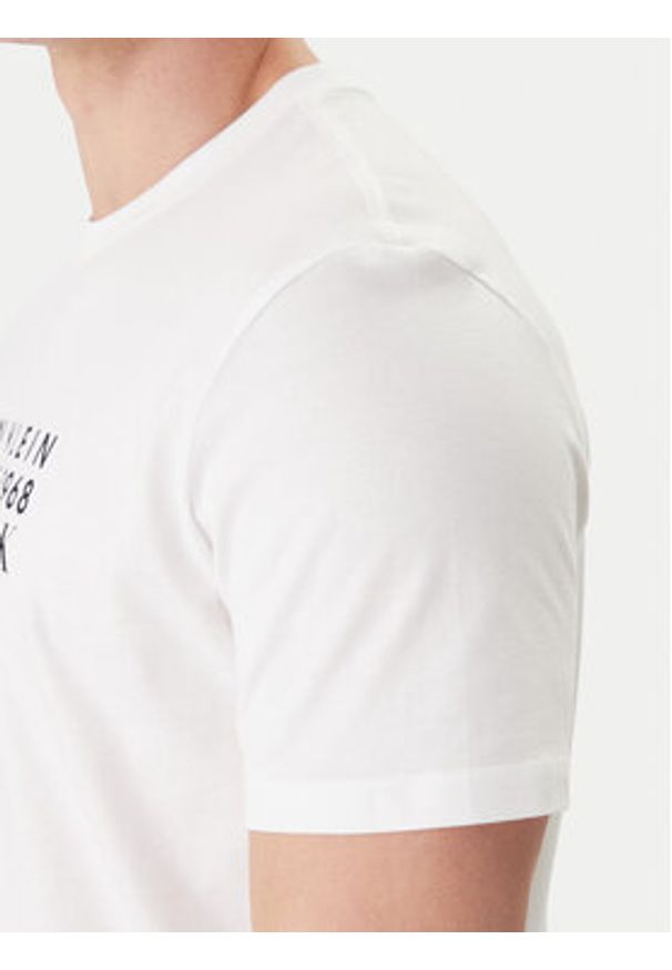 Calvin Klein Jeans T-Shirt LV04RF800G Biały Classic Fit. Kolor: biały. Materiał: bawełna