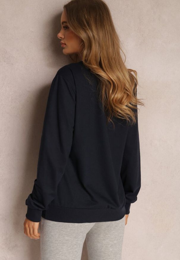 Renee - Granatowa Bluza Sopat. Kolor: niebieski. Materiał: prążkowany, dresówka, dzianina. Długość rękawa: długi rękaw. Długość: długie. Wzór: gładki