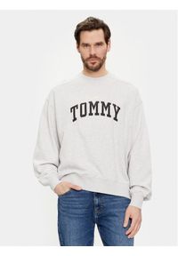 Tommy Jeans Bluza Varsity DM0DM18386 Szary Boxy Fit. Kolor: szary. Materiał: bawełna #1