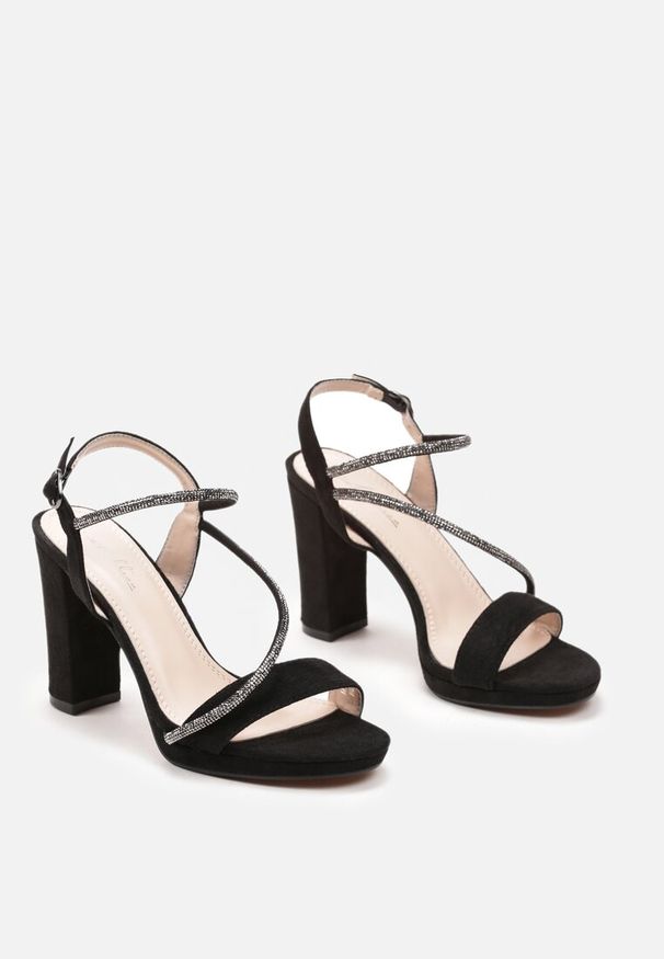 Renee - Czarne Sandały na Wysokim Słupku Ozdobione Dwoma Paseczkami z Cyrkoniami Nekusa. Kolor: czarny. Wzór: aplikacja. Obcas: na słupku. Styl: glamour
