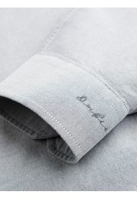 Ombre Clothing - Elegancka koszula męska oxford z haftem – jasnoszara V2 - Rozmiar: L. Okazja: na spotkanie biznesowe, do pracy. Typ kołnierza: kołnierzyk klasyczny. Kolor: szary. Materiał: tkanina, bawełna. Wzór: haft. Styl: elegancki #9