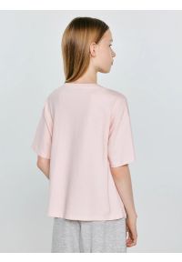Big-Star - Koszulka dziewczęca z nadrukiem różowa Minka 600. Okazja: na co dzień, na uczelnię. Kolor: różowy. Materiał: dzianina, bawełna, skóra, jeans. Długość: krótkie. Wzór: nadruk. Styl: casual, klasyczny, młodzieżowy #7