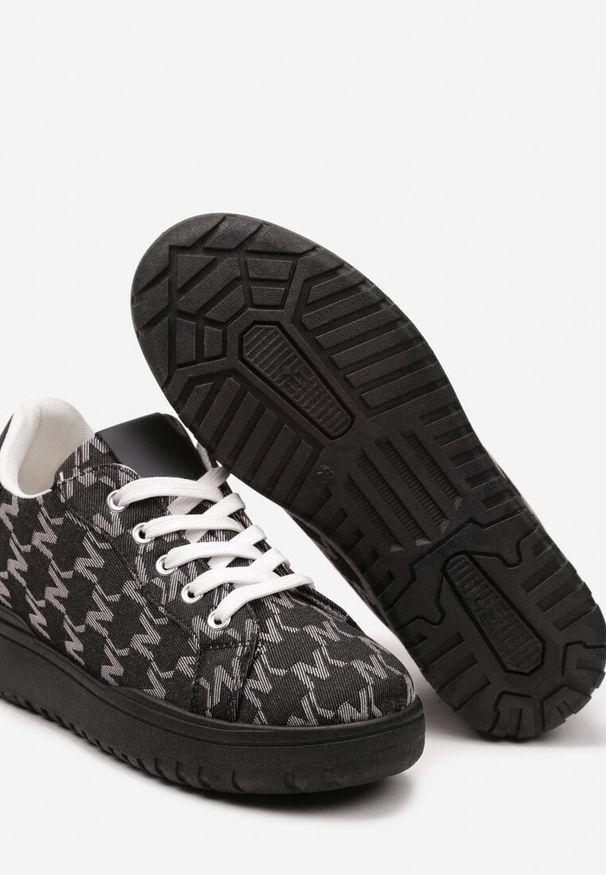 Born2be - Czarne Płaskie Sznurowane Sneakersy z Wzorem Imitującym Napis Miremia. Okazja: na co dzień. Nosek buta: okrągły. Zapięcie: sznurówki. Kolor: czarny. Materiał: jeans. Wzór: napisy. Obcas: na płaskiej podeszwie