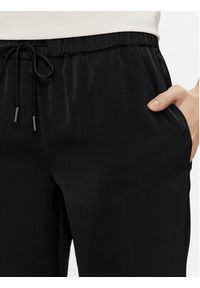 Calvin Klein Spodnie materiałowe K20K206662 Czarny Regular Fit. Kolor: czarny. Materiał: syntetyk #4