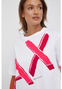 Armani Exchange t-shirt bawełniany kolor biały. Kolor: biały. Materiał: bawełna. Długość rękawa: krótki rękaw. Długość: krótkie. Wzór: nadruk