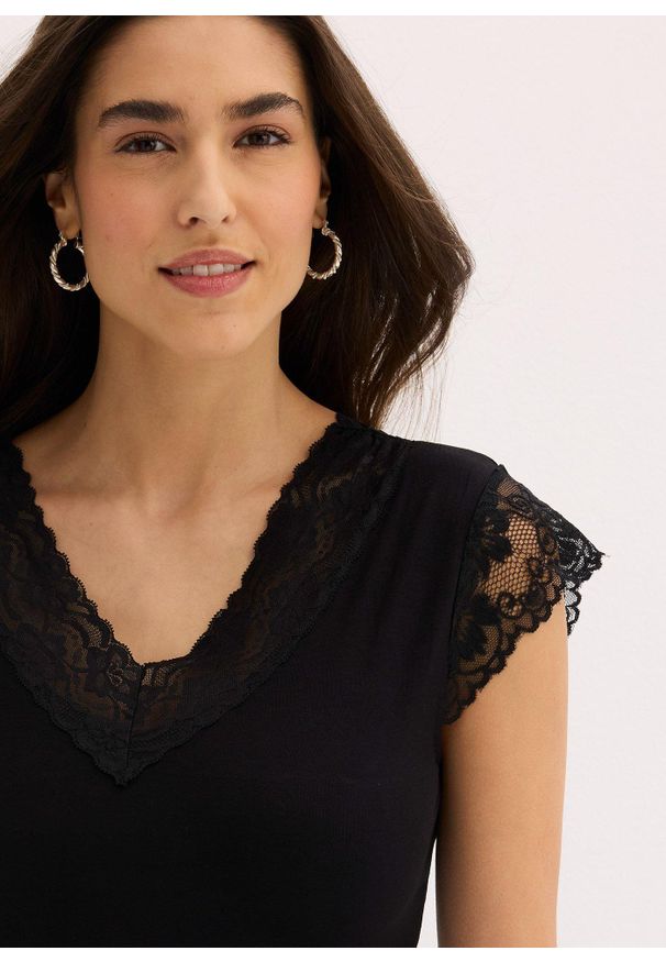 bonprix - T-shirt z miękkiej mieszanki wiskozy. Kolor: czarny. Materiał: wiskoza, koronka. Styl: elegancki