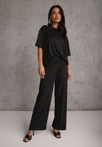 Renee - Czarny Oversizowy Komplet Zdobiony Cyrkoniami T-shirt i Spodnie Arnateia. Kolor: czarny. Wzór: aplikacja #1