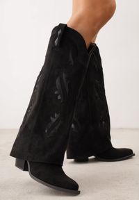 Born2be - Czarne Kozaki Kowbojki z Ażurową Szeroką Cholewką na Stożkowym Obcasie Delfi. Okazja: na co dzień. Kolor: czarny. Materiał: jeans, dzianina. Szerokość cholewki: szeroka. Wzór: ażurowy. Obcas: na obcasie. Styl: boho, casual, klasyczny, elegancki. Wysokość obcasa: średni #1