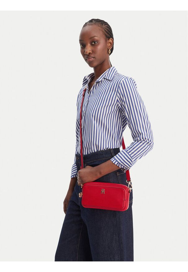 TOMMY HILFIGER - Tommy Hilfiger Torebka Th Daily Camera Bag AW0AW18377 Czerwony. Kolor: czerwony. Materiał: skórzane
