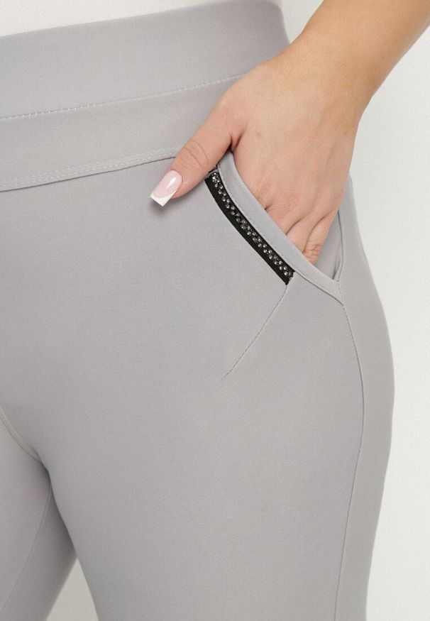 Born2be - Szare Spodnie z Gumką w Pasie z Cyrkoniami Slim Ellivna. Okazja: na co dzień. Kolekcja: plus size. Kolor: szary. Styl: elegancki, casual, klasyczny