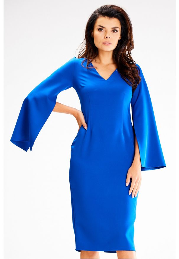 Awama - Elegancka ołówkowa sukienka midi z rozciętymi rękawami chaber. Typ sukienki: ołówkowe. Styl: elegancki. Długość: midi