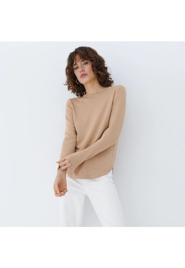 Mohito - Dopasowany sweter z wiskozą - Beżowy. Kolor: beżowy. Materiał: wiskoza