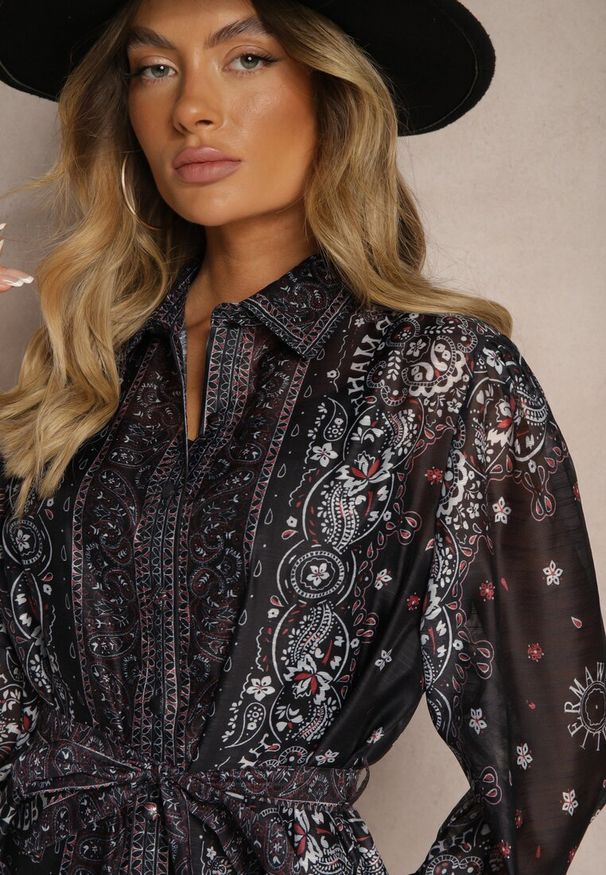Renee - Czarna Sukienka o Rozkloszowanym Kroju Koszulowym z Bawełną i Paskiem Merichelle. Kolor: czarny. Materiał: bawełna. Długość rękawa: na ramiączkach. Typ sukienki: koszulowe