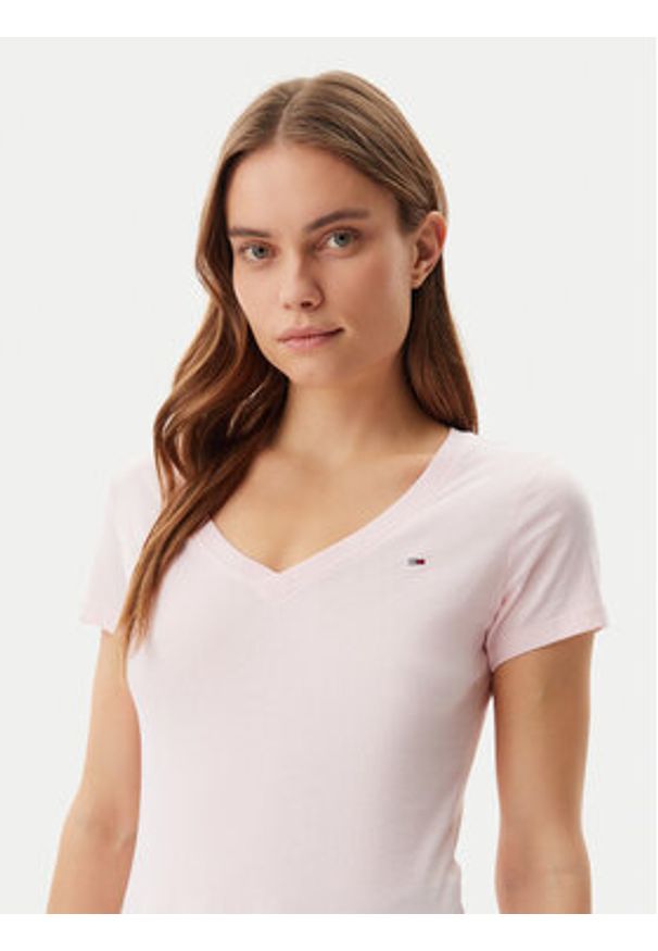 Tommy Jeans T-Shirt DW0DW20458 Różowy Slim Fit. Kolor: różowy. Materiał: bawełna