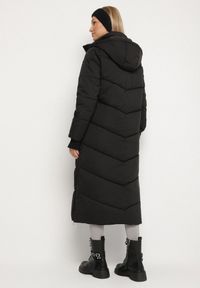 Born2be - Czarna Pikowana Kurtka Przeciwdeszczowa z Kapturem Lanelle. Okazja: na co dzień, na spacer. Typ kołnierza: kaptur. Kolor: czarny. Materiał: jeans. Sezon: zima, lato. Styl: casual #5