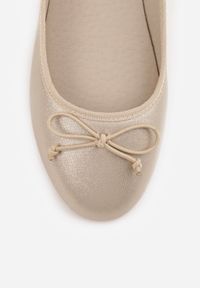 Born2be - Złote Balerinki Enenor. Zapięcie: bez zapięcia. Kolor: złoty. Materiał: materiał, jeans. Szerokość cholewki: normalna. Wzór: kwiaty. Obcas: na obcasie. Wysokość obcasa: niski #4