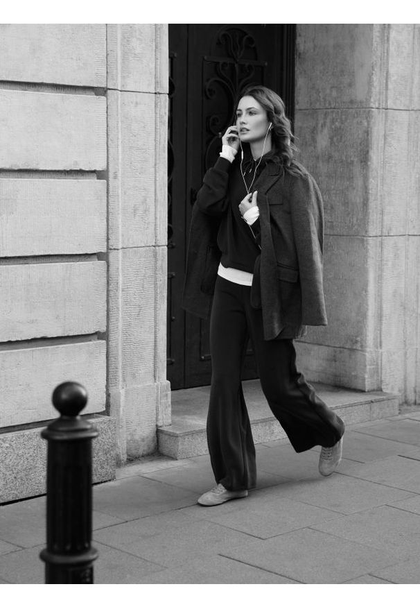 Reserved - Marynarka oversize z wełną - ciemnoszary. Kolor: szary. Materiał: wełna